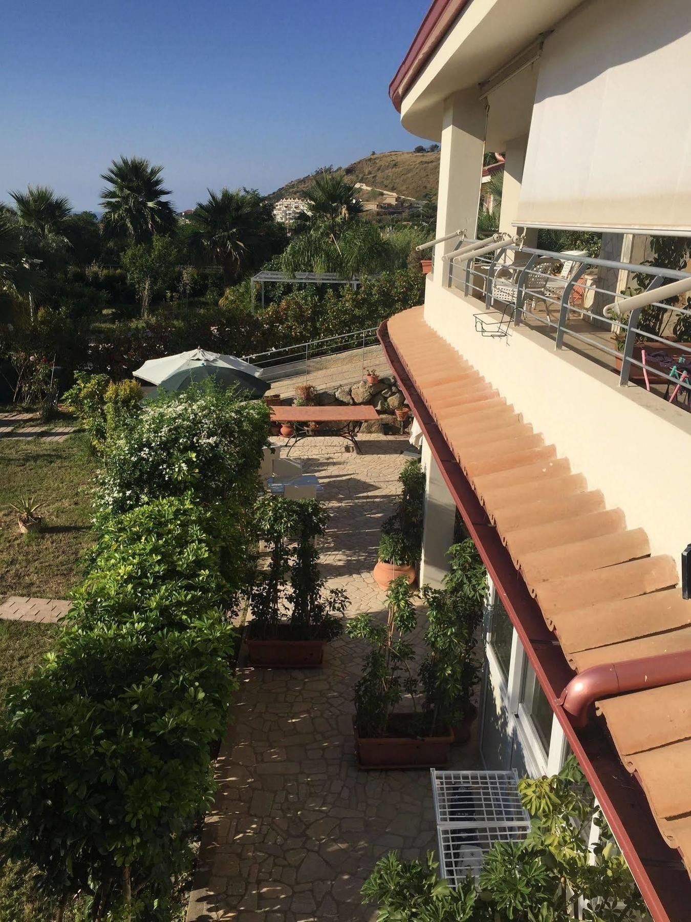 B&B Villa Pimm'S Zambrone Esterno foto