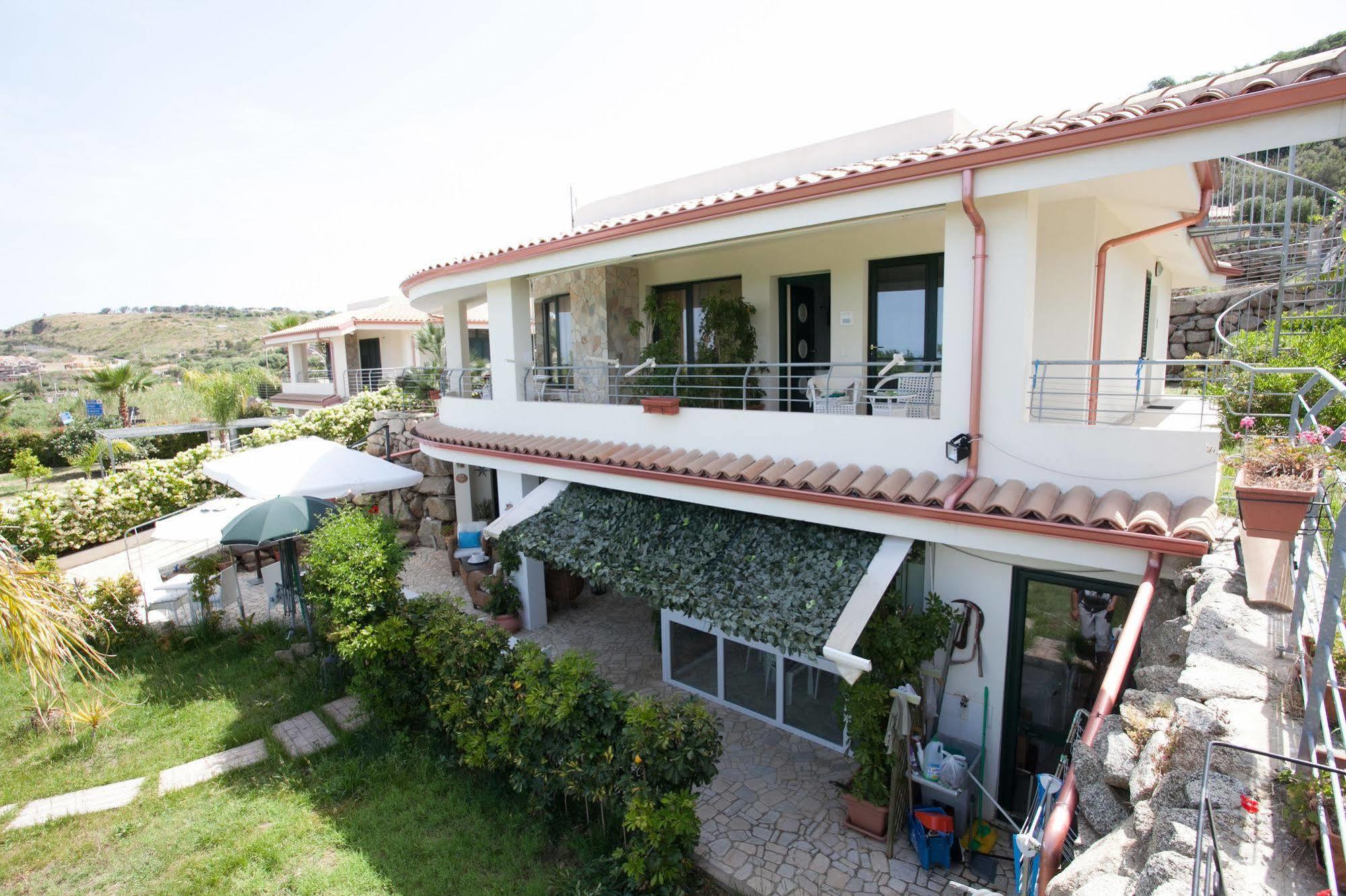 B&B Villa Pimm'S Zambrone Esterno foto