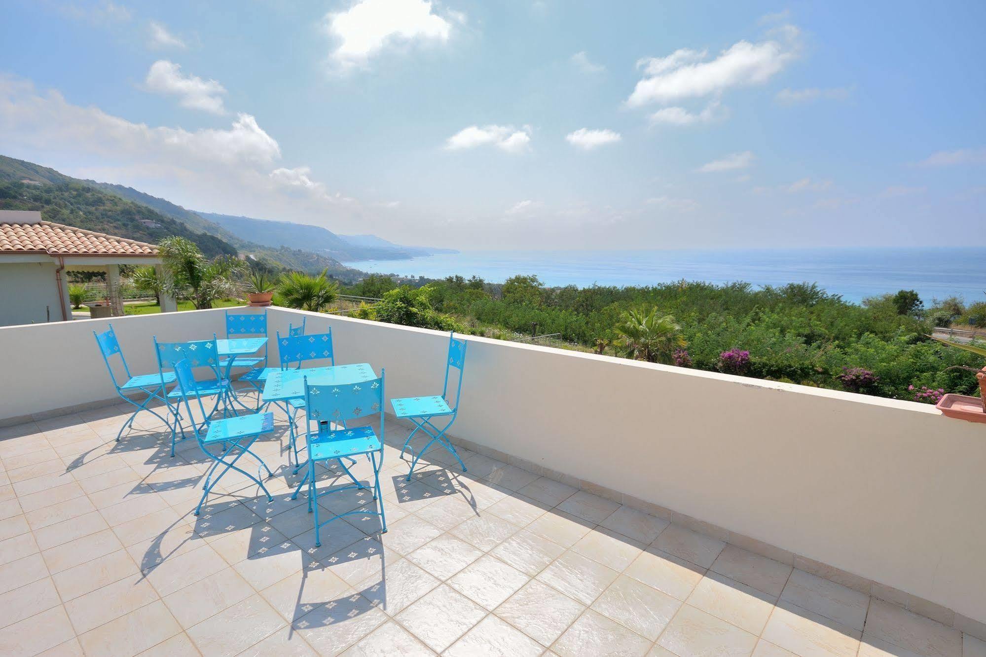 B&B Villa Pimm'S Zambrone Esterno foto