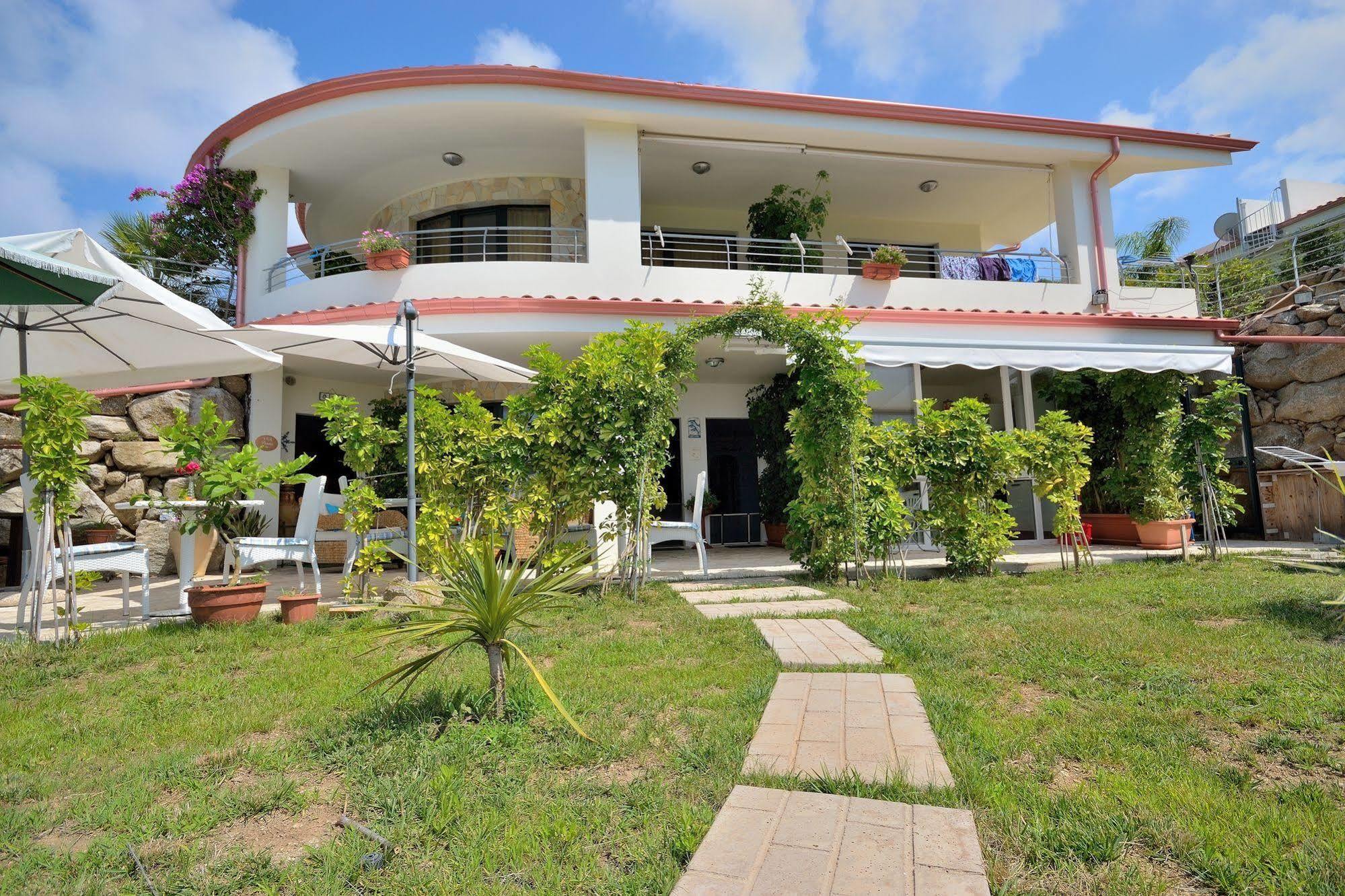 B&B Villa Pimm'S Zambrone Esterno foto